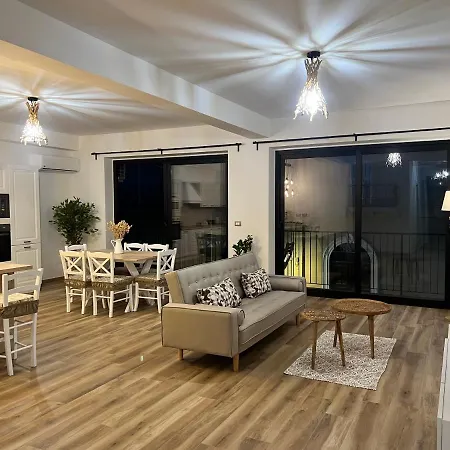 דירה Al Vicolo Stretto ברנקאלאונה מרינה